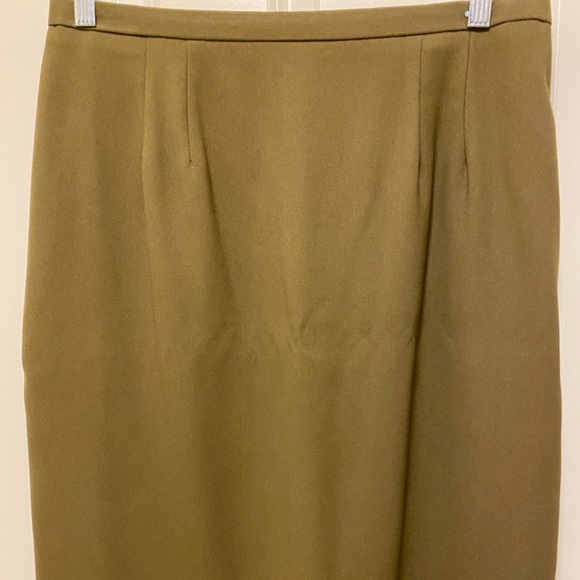 Skirt - Picture 3 of 4